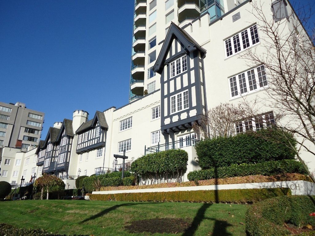 Tudor Manor photo 7