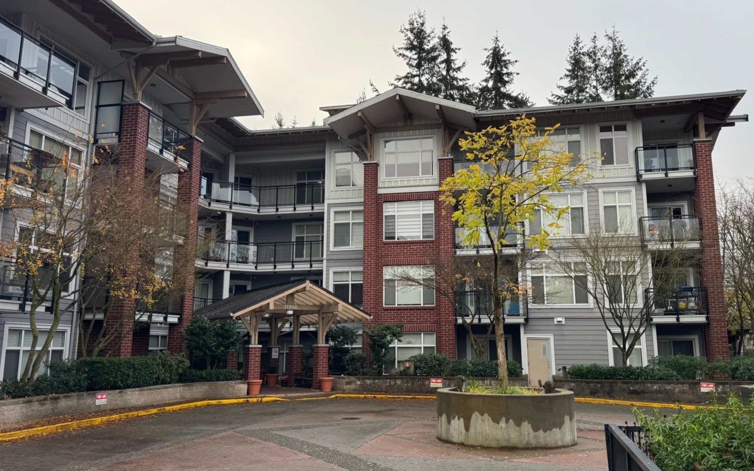 1410 Granville (Non-Profit Housing) photo 4