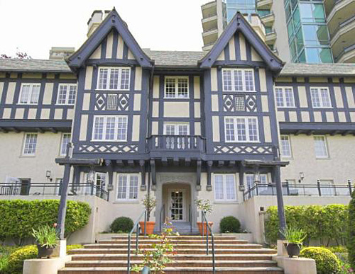 Tudor Manor