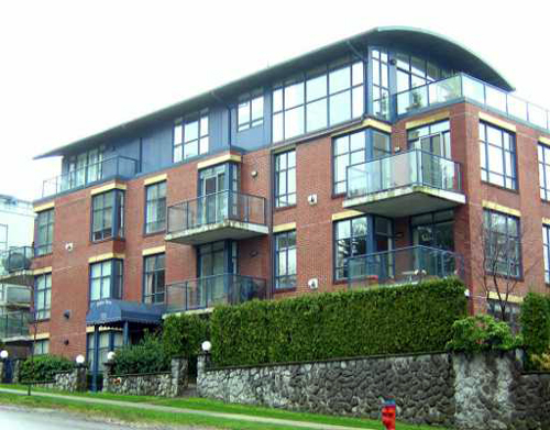 1725 Balsam