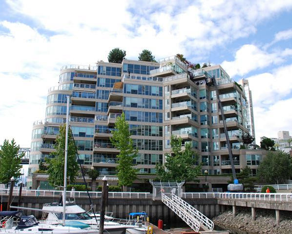 Yacht Harbour Pointe