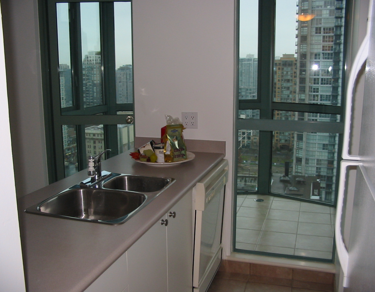 # 1907 1188 HOWE ST photo 20