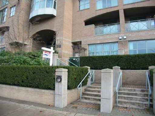 # TH3 1182 QUEBEC ST photo 21