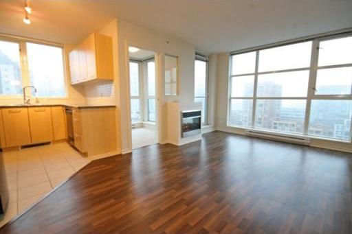2566 YORK AV photo 22