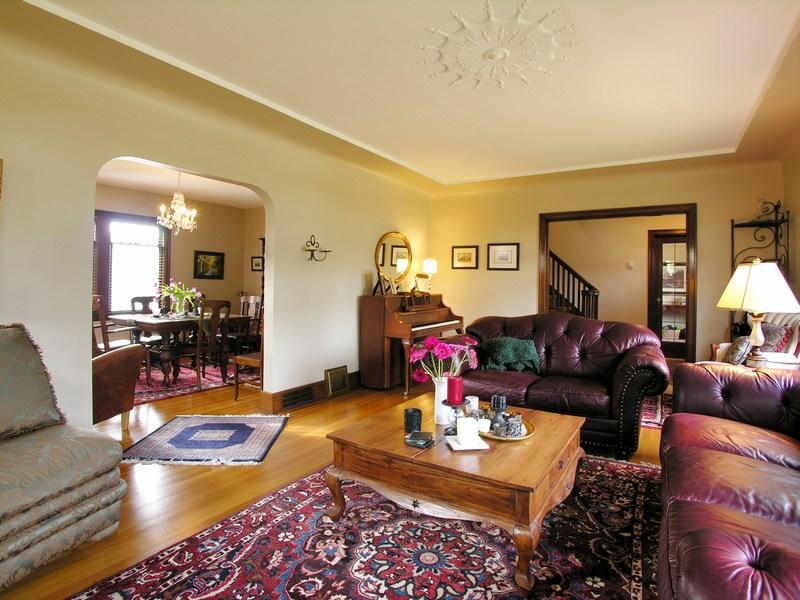1472 W 40TH AV photo 7