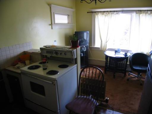 1472 W 40TH AV photo 19