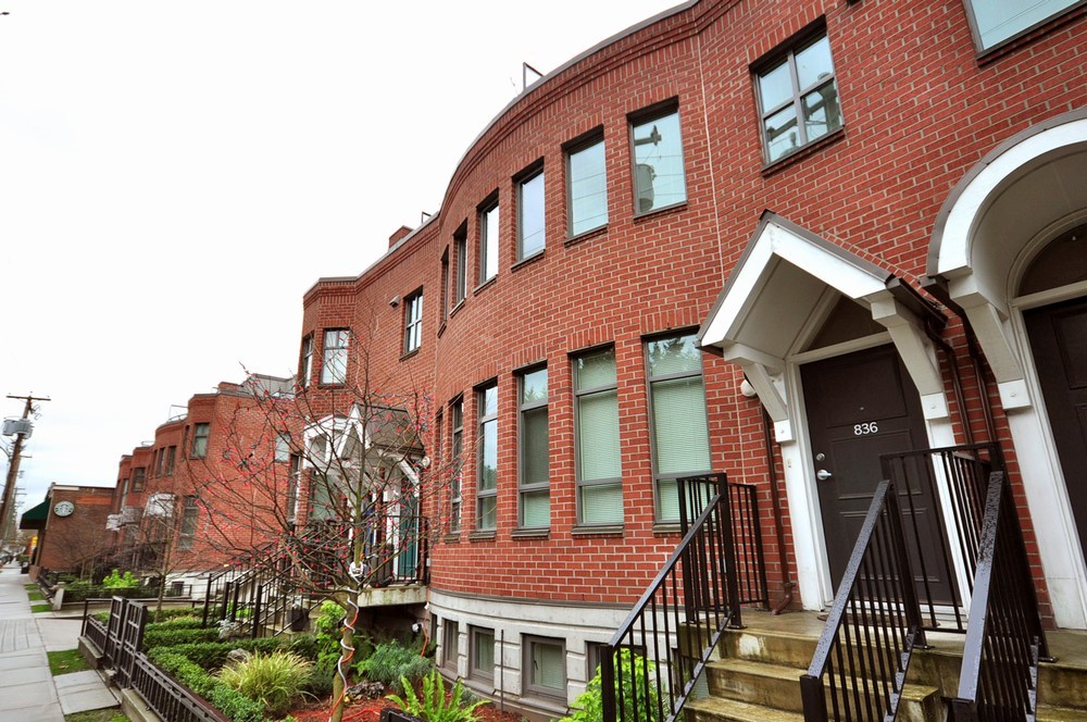 836 W 6TH AV photo 2
