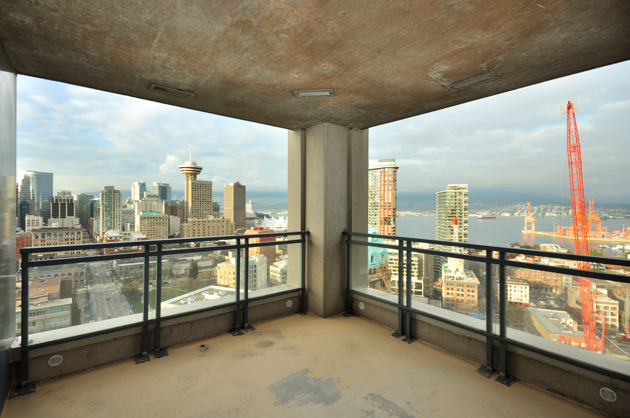 # 2702 183 KEEFER PL photo 9