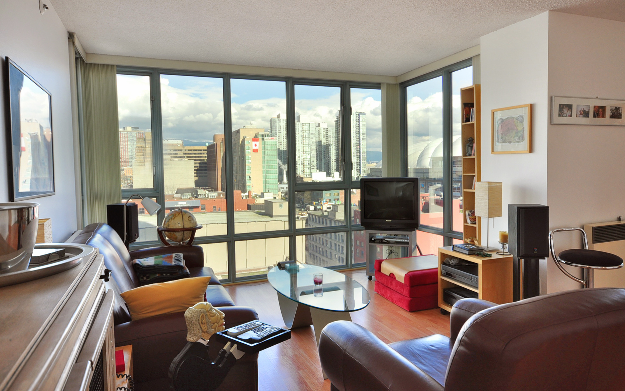 # 1306 930 CAMBIE ST photo 3