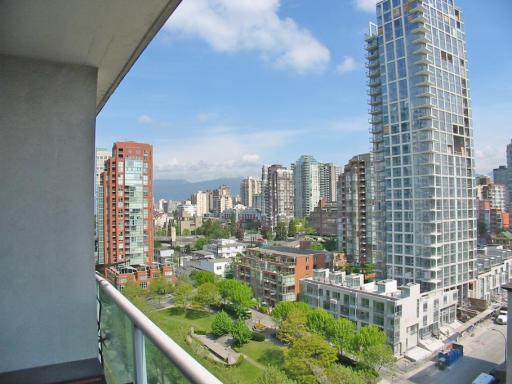# 1610 1500 HOWE ST photo 9