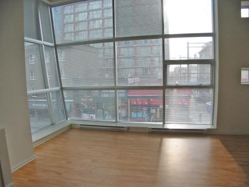 # 207 1199 SEYMOUR ST photo 2