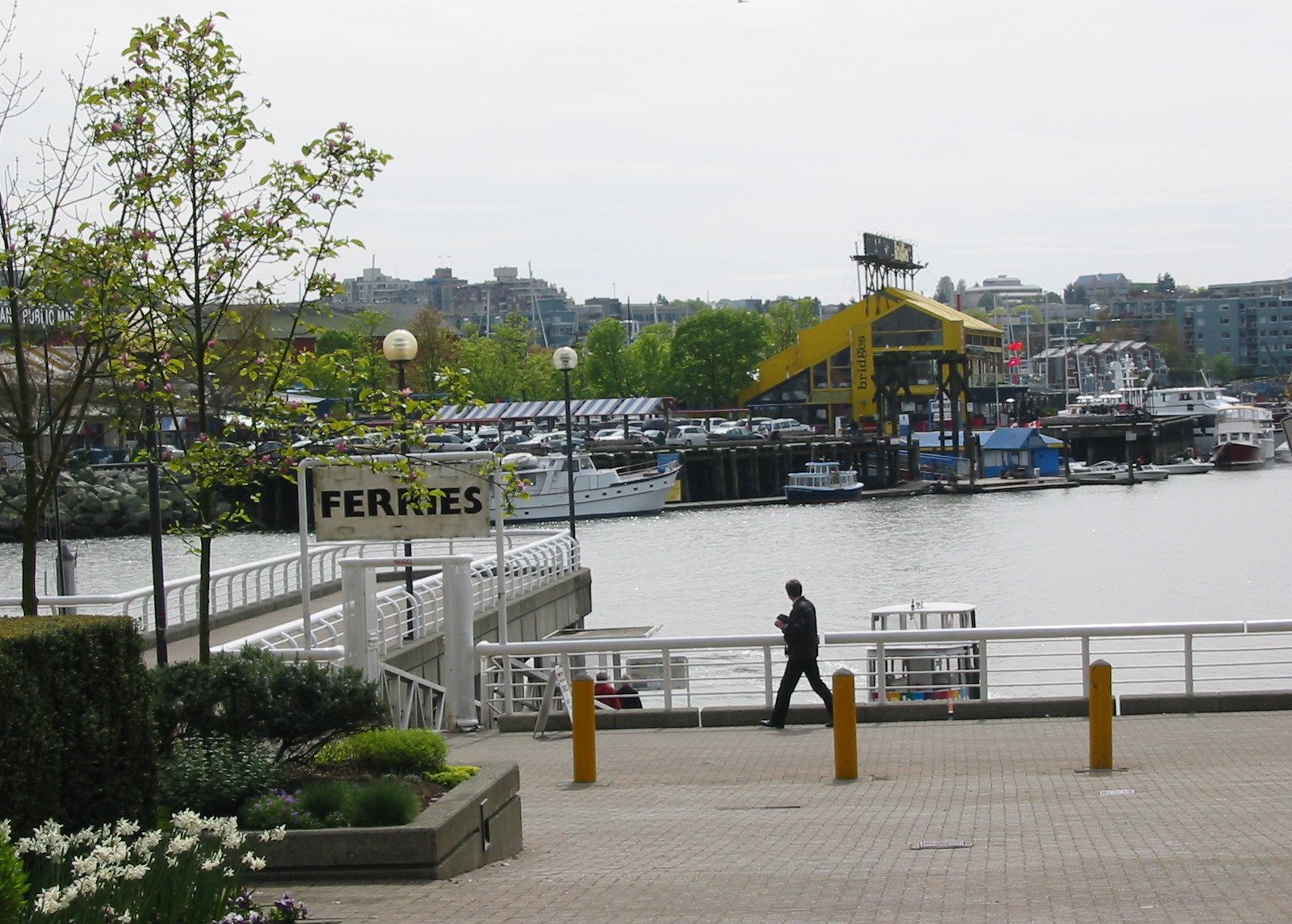 # 211 910 BEACH AV photo 13