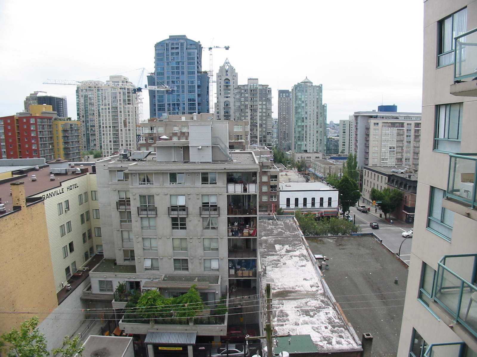 # 801 789 DRAKE ST photo 14