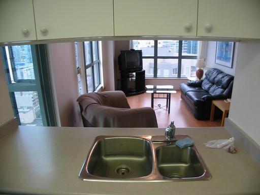 # 2004 1188 HOWE ST photo 5