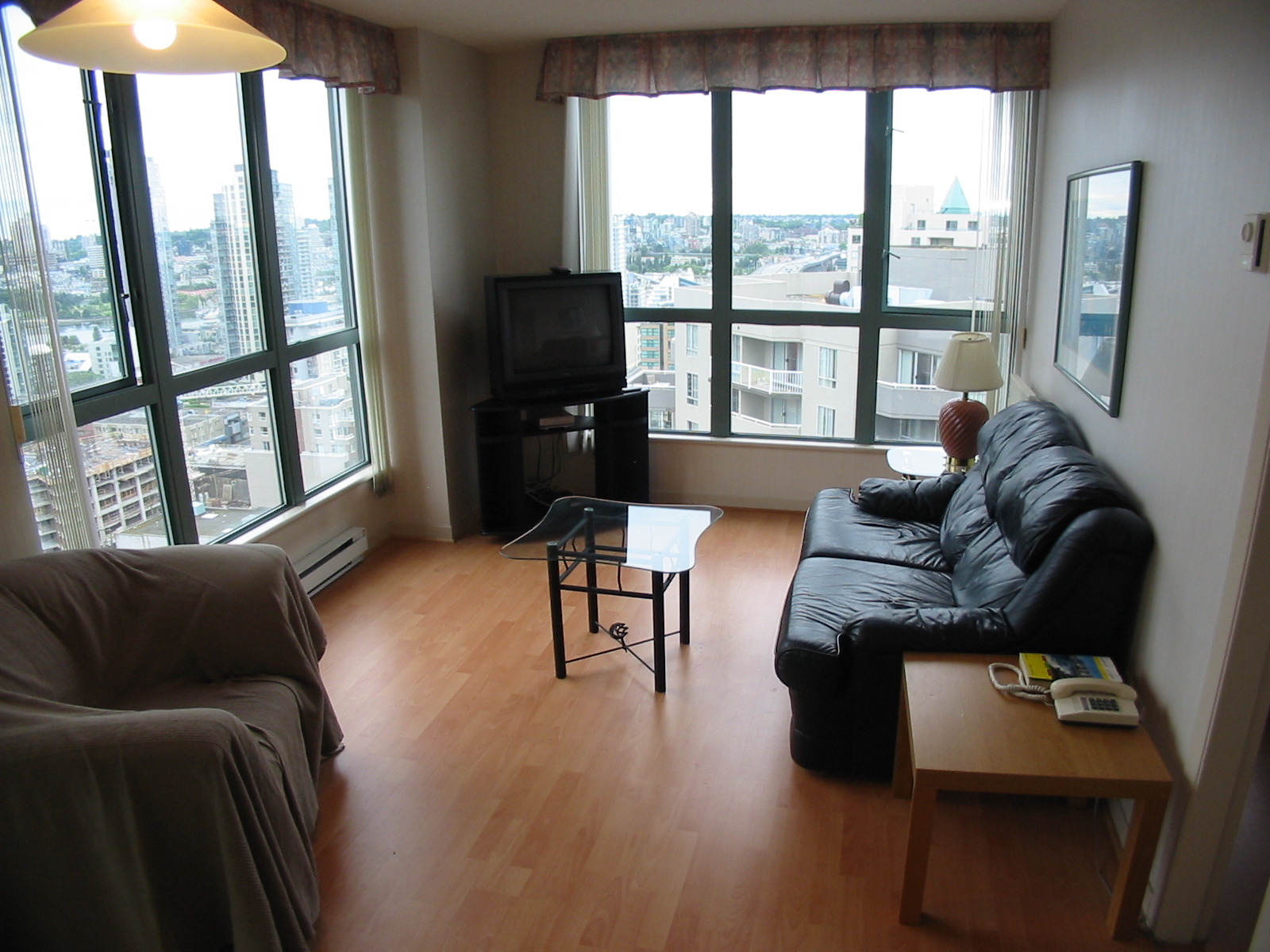 # 2004 1188 HOWE ST photo 15