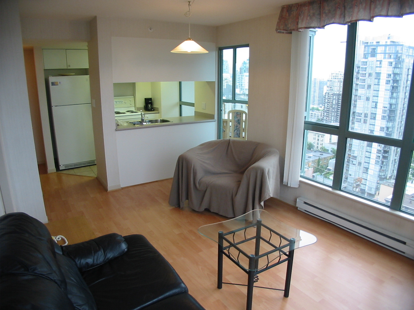 # 2004 1188 HOWE ST photo 21