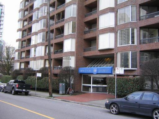 # 104 950 DRAKE ST photo 7