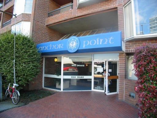 # 104 950 DRAKE ST photo 8