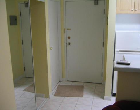 # 104 950 DRAKE ST photo 9
