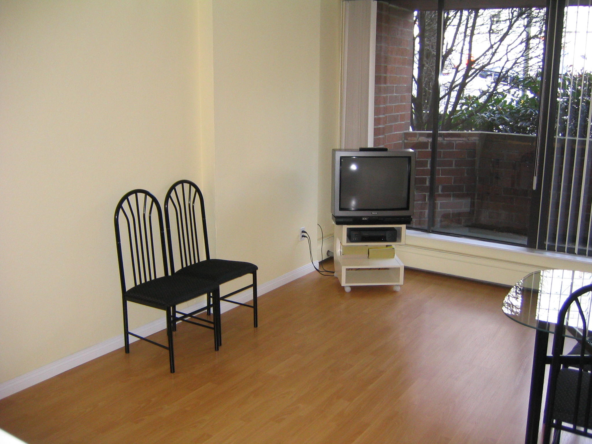 # 104 950 DRAKE ST photo 18