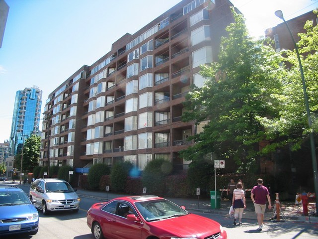 # 110 950 DRAKE ST
