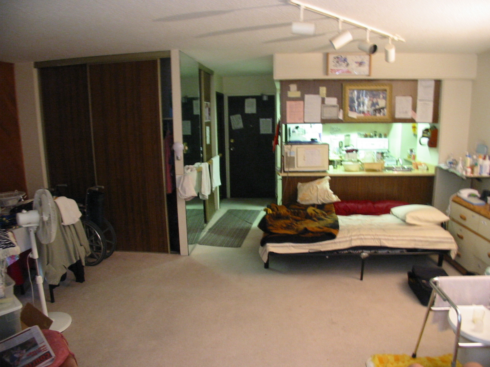 # 110 950 DRAKE ST photo 7