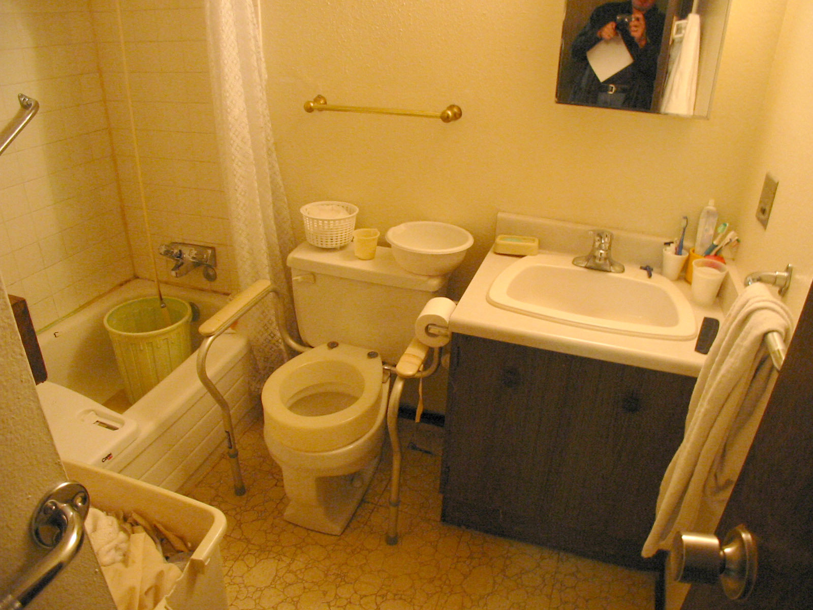 # 110 950 DRAKE ST photo 12