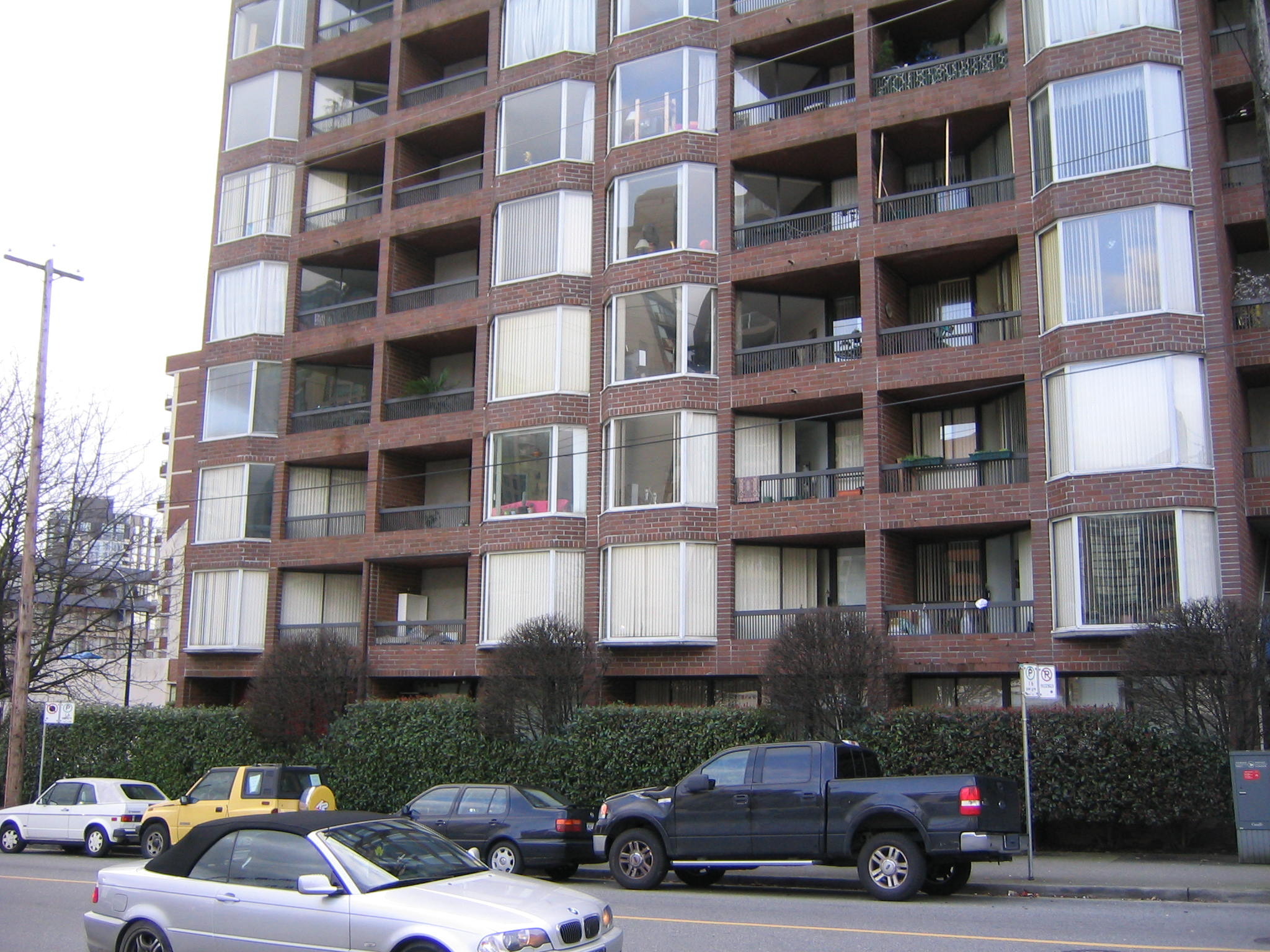 # 110 950 DRAKE ST photo 14