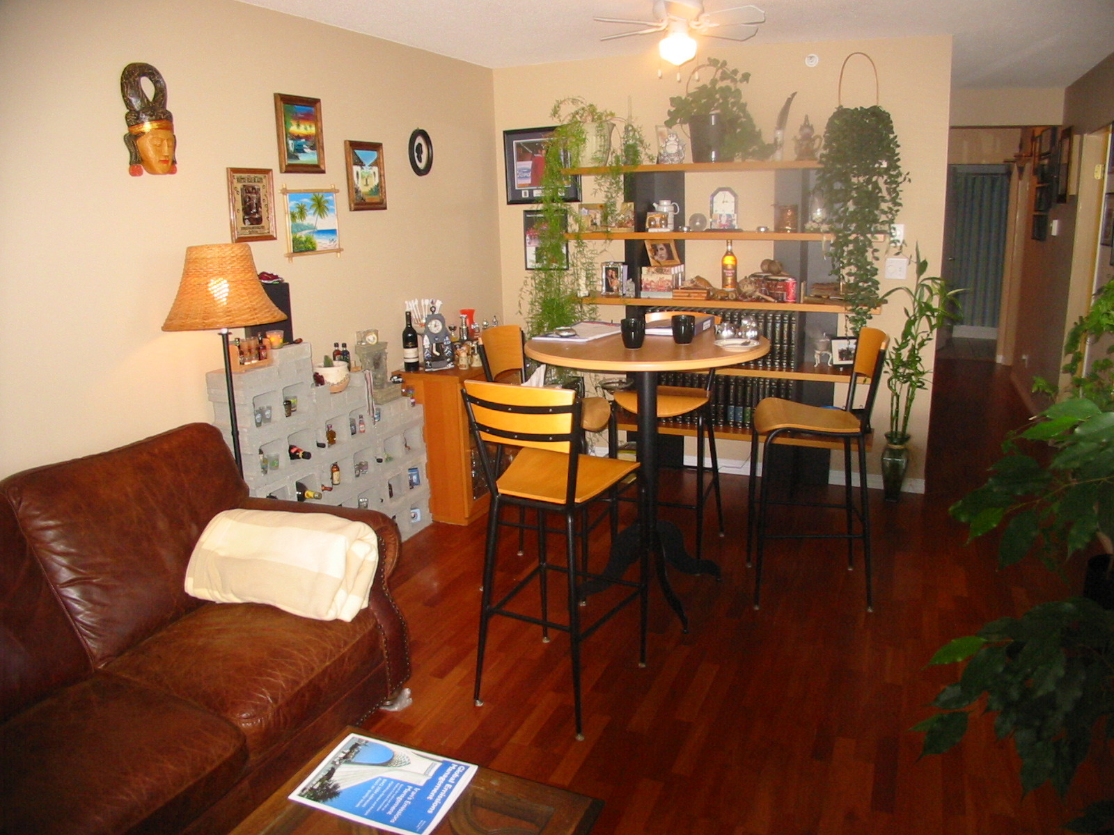 # 606 907 BEACH AV photo 2