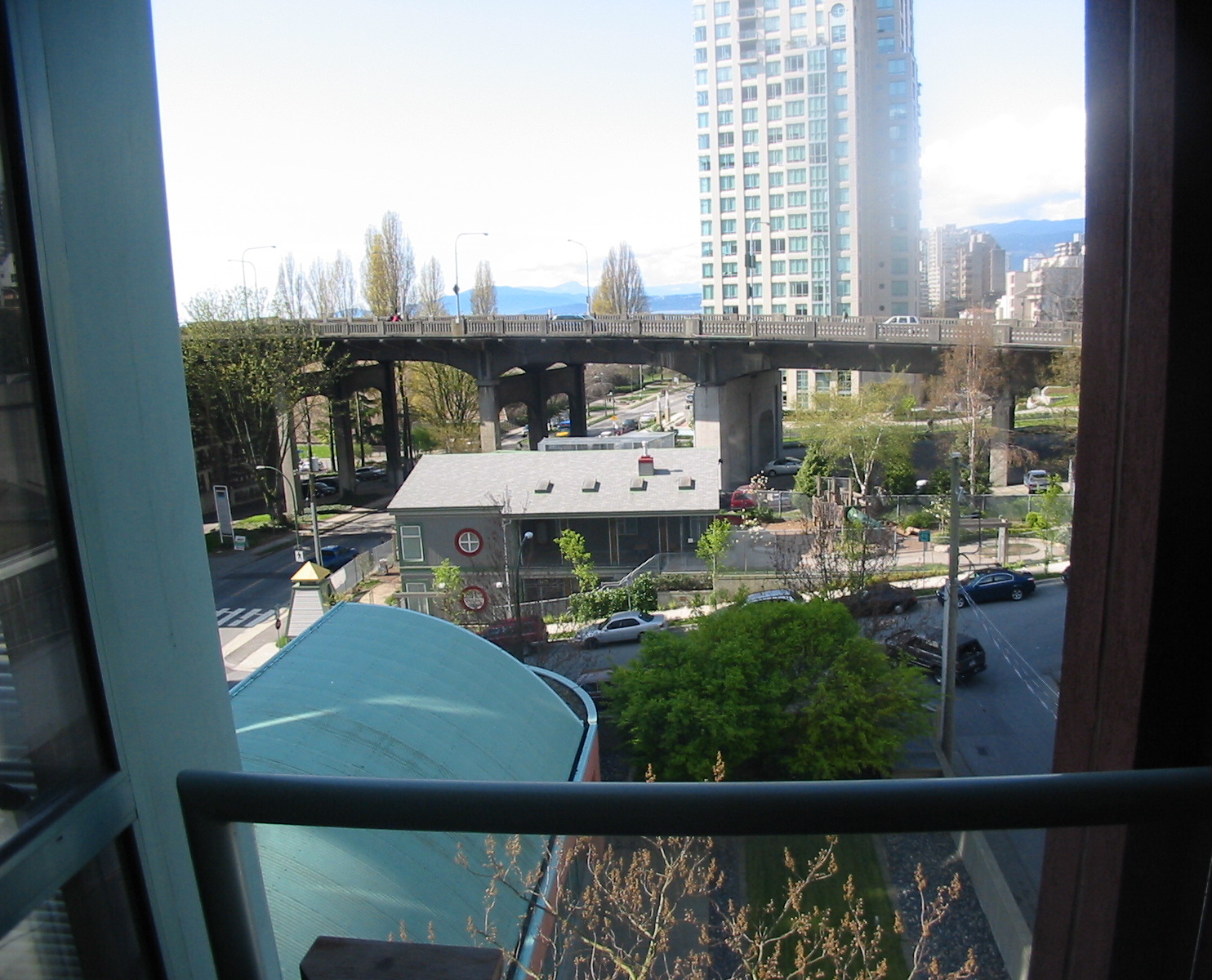 # 606 907 BEACH AV photo 10