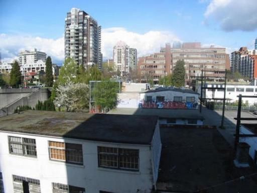 # 606 907 BEACH AV photo 15