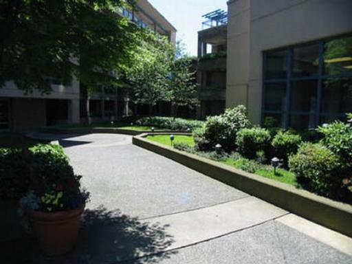 # 2402 183 KEEFER PL photo 3