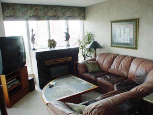 # 2001 183 KEEFER ST photo 7
