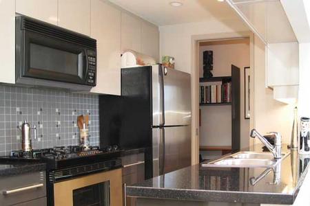 # 2605 1408 N STRATHMORE MEWS BB photo 3