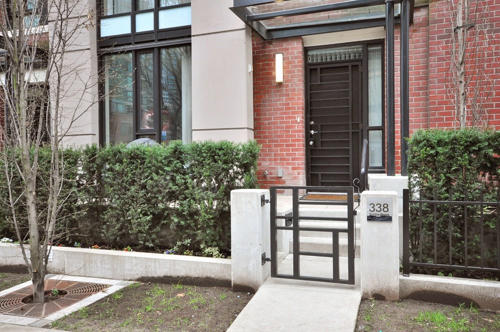 338 SMITHE ST photo 2