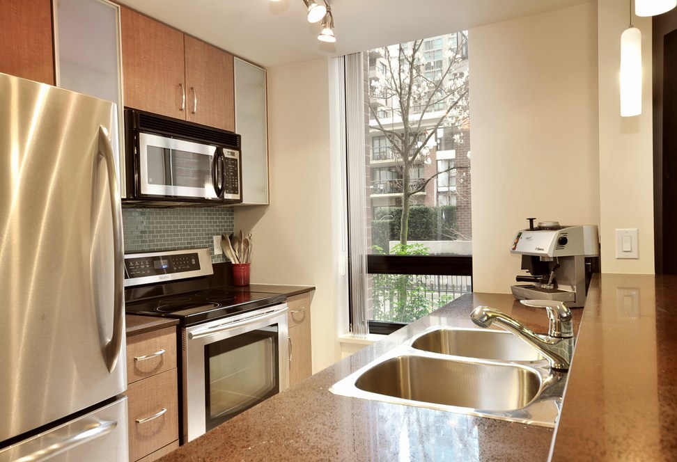 338 SMITHE ST photo 5