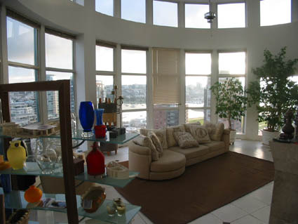 # PH 3 283 DAVIE ST photo 3