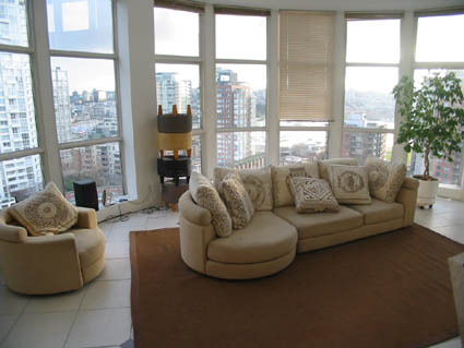 # PH 3 283 DAVIE ST photo 4