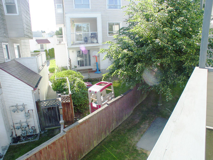 # 18 1838 HARBOUR ST photo 13