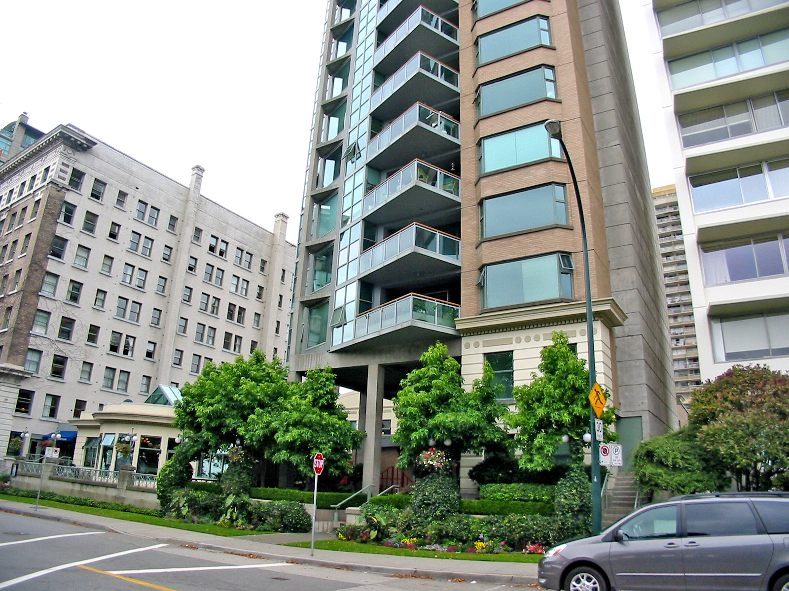 # 9 1861 BEACH AVE photo 2
