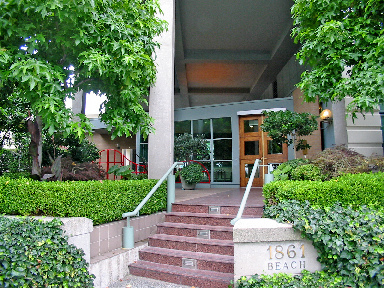# 9 1861 BEACH AVE photo 3