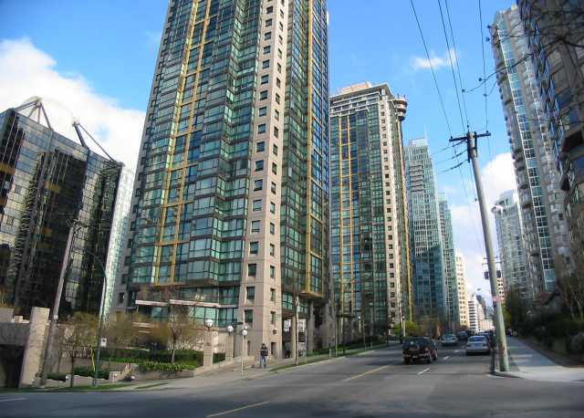 # 701 1367 ALBERNI ST