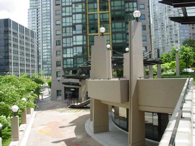 # 701 1367 ALBERNI ST photo 3