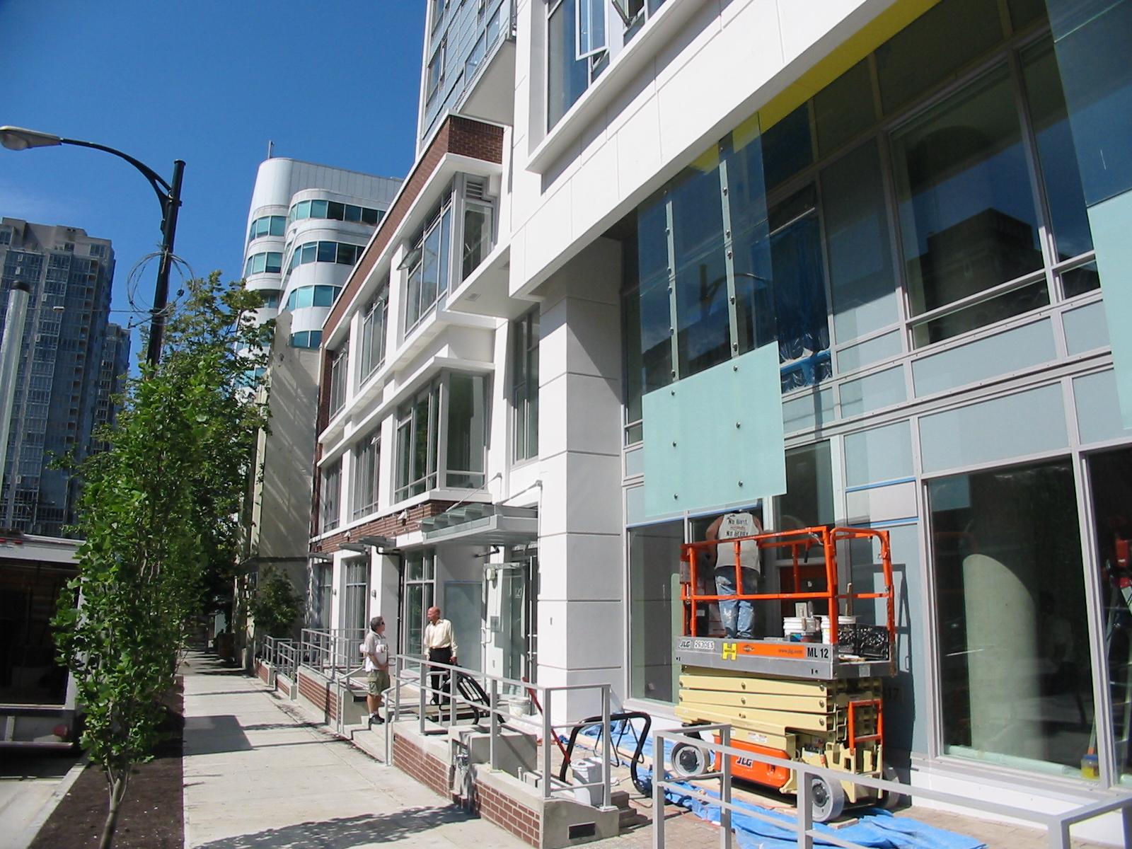 825 CAMBIE ST photo 14