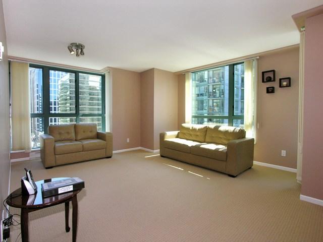 # 1806 1238 MELVILLE ST photo 3