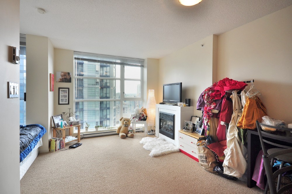 # 1707 1155 SEYMOUR ST photo 3