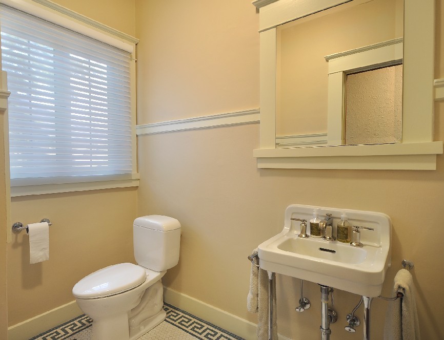 3851 MARGUERITE ST photo 22