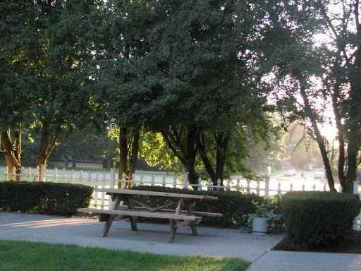 # 55 2422 HAWTHORNE AV photo 3