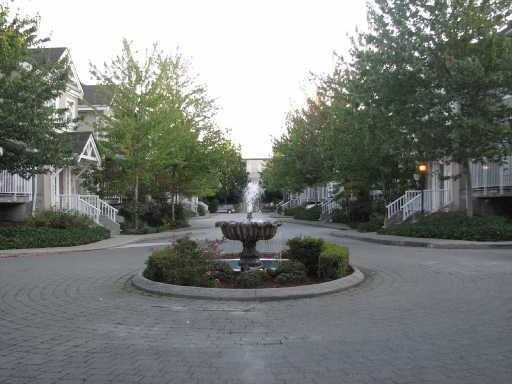 # 55 2422 HAWTHORNE AV photo 4