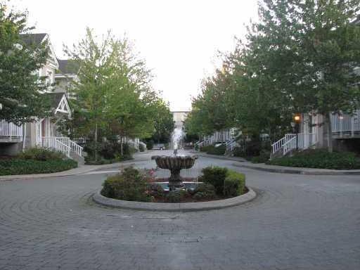 # 55 2422 HAWTHORNE AV photo 3